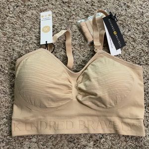 Kindred Bravely sublime hands free pumping and nursing bra. Medium